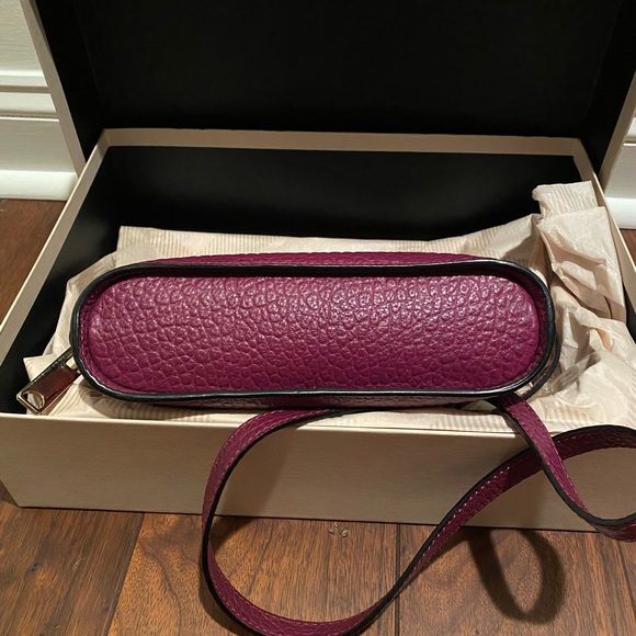 Burberry Leather Embossed Harrogate crossbody bag - Picture 3 of 7